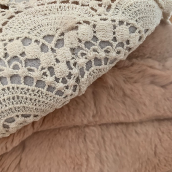 Faux fur children’s coat - Picture 4 of 8